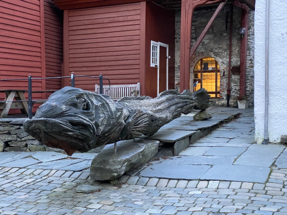 Kabeljau in Bryggen, Bergen, Norwegen