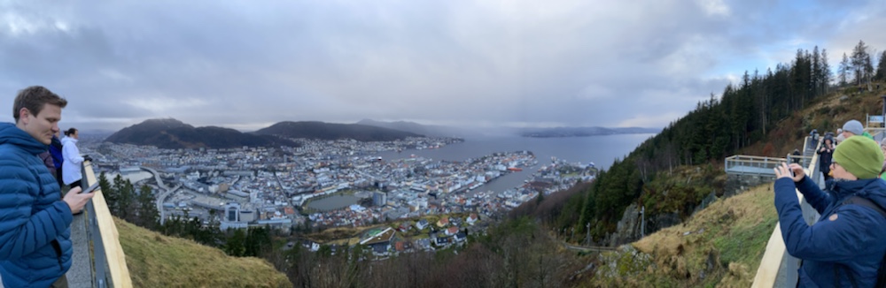 Ausblick vom Fløyen über Bergen