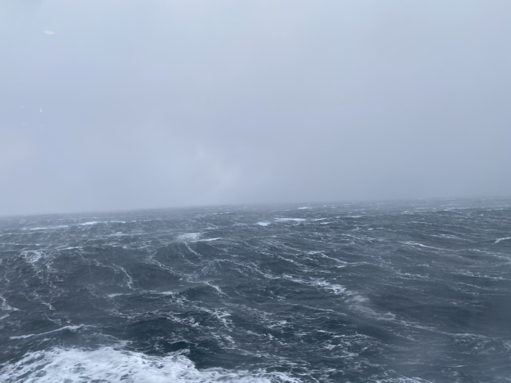Ausblick von der MS Nordnorge auf das Meer